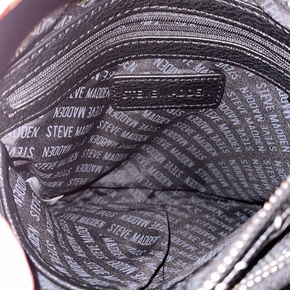 $20 (𝙇𝘼𝙎𝙏 𝘾𝙃𝘼𝙉𝘾𝙀)NWOT:Steve Madden Black Crossbody Bag - Picture 6 of 9